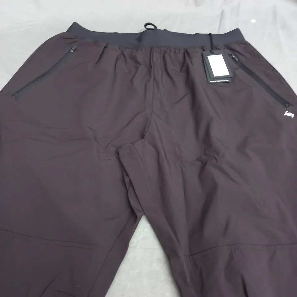 REPRESENT 247 TRAINING PANTS IN BLACK - XL