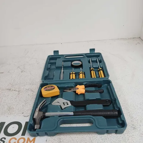 TOOL SET IN GREEN BOX
