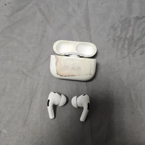 APPLE AIRPODS PRO 2 (A2699, A2698) WIRELESS EARBUDS WITH CHARGING CASE