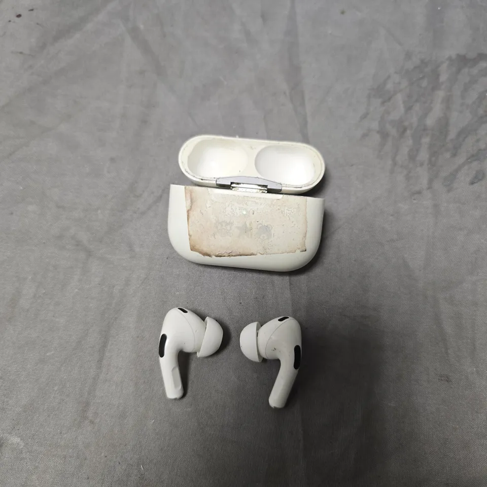 APPLE AIRPODS PRO 2 (A2699, A2698) WIRELESS EARBUDS WITH CHARGING CASE