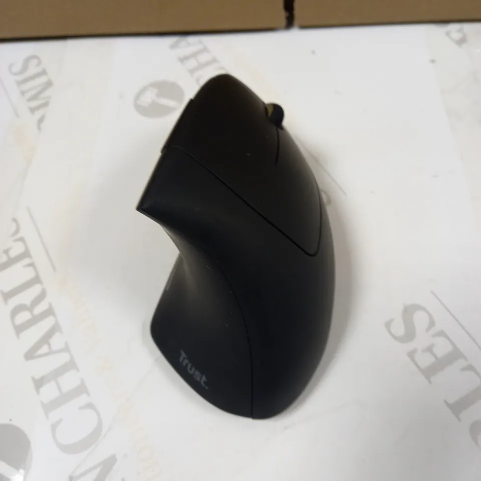 TRUST VERTO WIRELESS ERGONOMIC MOUSE