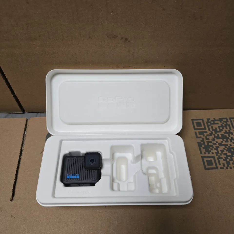 GOPRO HERO ACTION CAMERA - BLACK (BOXED WITH ORIGINAL PACKAGING)
