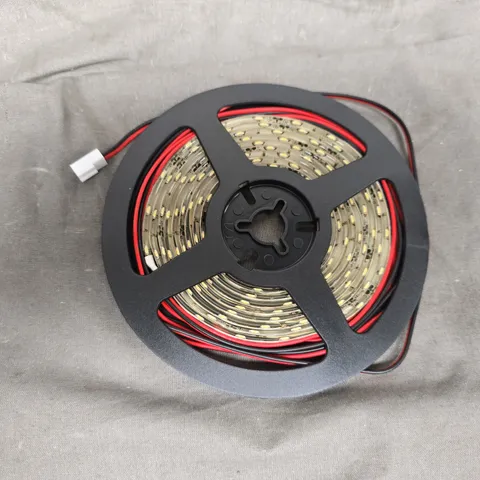 APPROXIMATELY 20 VENTA 335 WHITE FLEXIBLE LED STRIPS (ILQ2.35) - COLLECTION ONLY