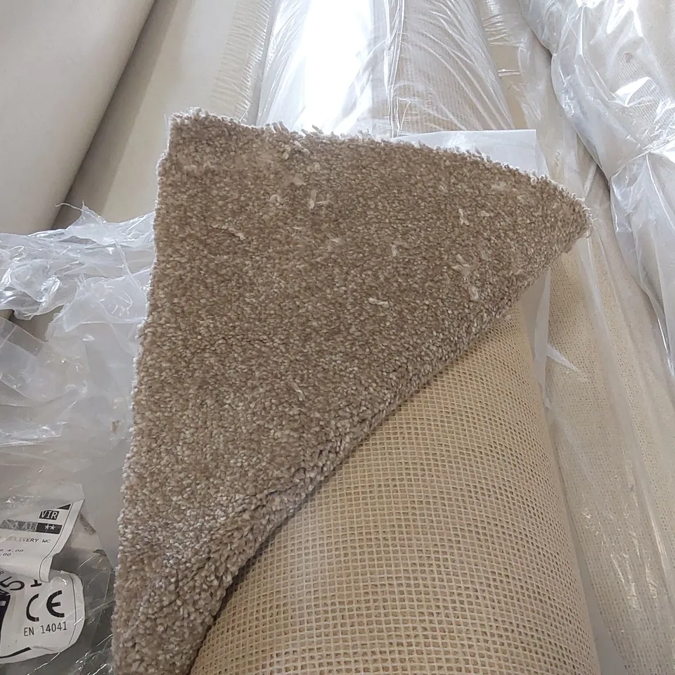 ROLL OF QUALITY FIRST IMPRESSIONS UPBEAT CARPET - APPROXIMATELY 5.5 x 4m