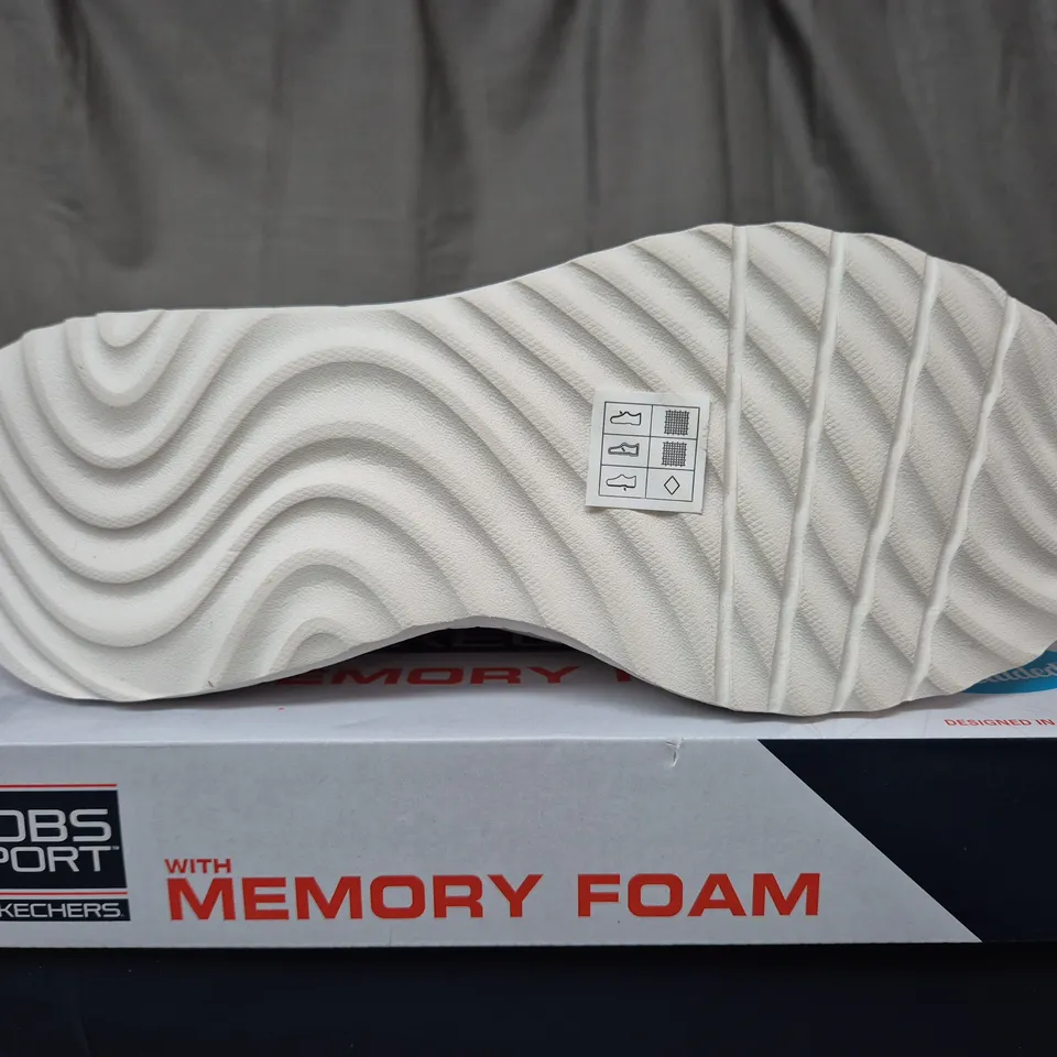 BOXED BOBS SPORT SKECHERS FACE OFF WHITE TRAINERS - UK 7 