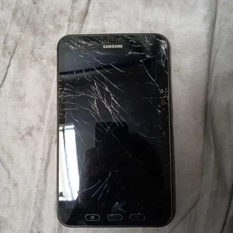SAMSUNG TABLET PC – 16GB, SIM SLOT, CRACKED FRONT SCREEN
