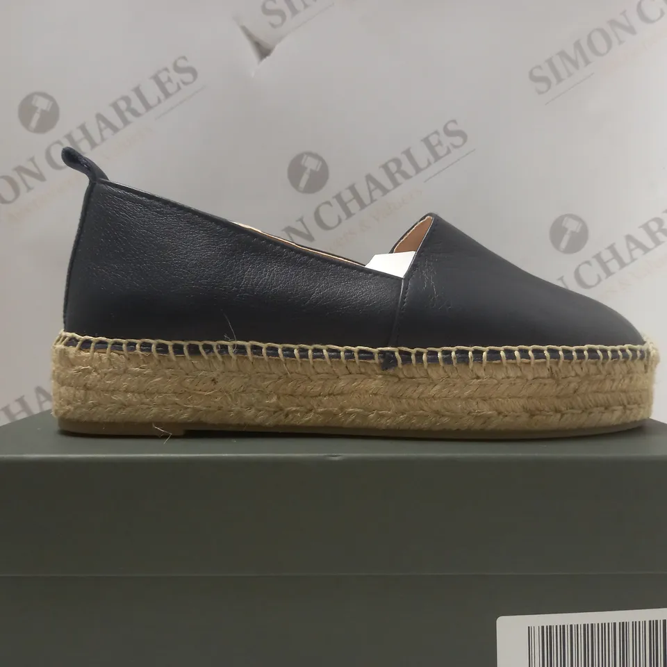 BOXED HOBBS ALICIA ESPADRILLE IN NAVY - SIZE 5