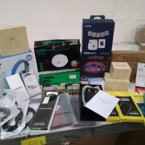 BOX CONTAINING LARGE AMOUNT OF BOXED ELECTRICAL ITEMS TO INCLUDE: BODY WORN CAMERA, LED STRIP LIGHT, HEADPHONES, PHONE CASES, SCREEN PROTECTORS, BATTERIES AND LOTS MORE.