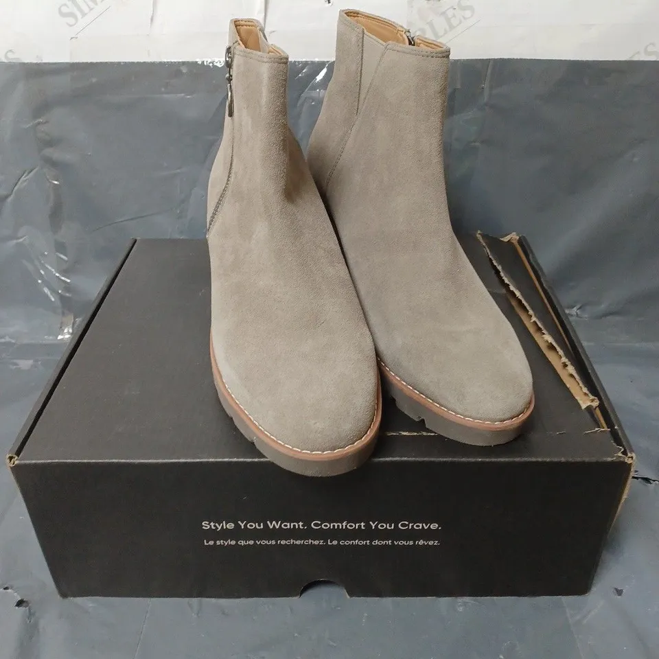 VIONIC SUEDE ANKLE BOOTS FAWN SIZE 7