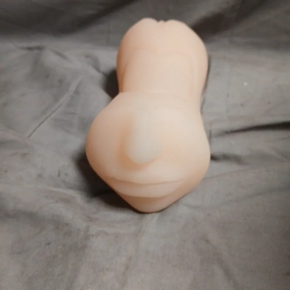 MOUTH AND PUSSY MASTURBATOR