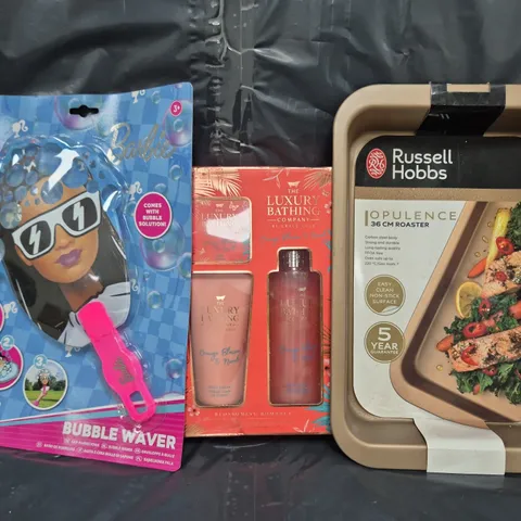 BOX OF APPROXIMATELY 10 ASSORTED HOUSEHOLD ITEMS TO INCLUDE RUSSELL HOBBS 36CM ROASTER, BARBIE BUBBLE WEAVER, ETC - COLLECTION ONLY