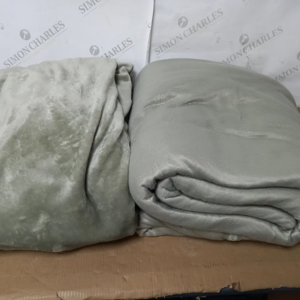 COZEE HOME EMBOSSED LEAF VELVETSOFT 4 PIECE DUVET SET GREEN SUPER KING SIZE