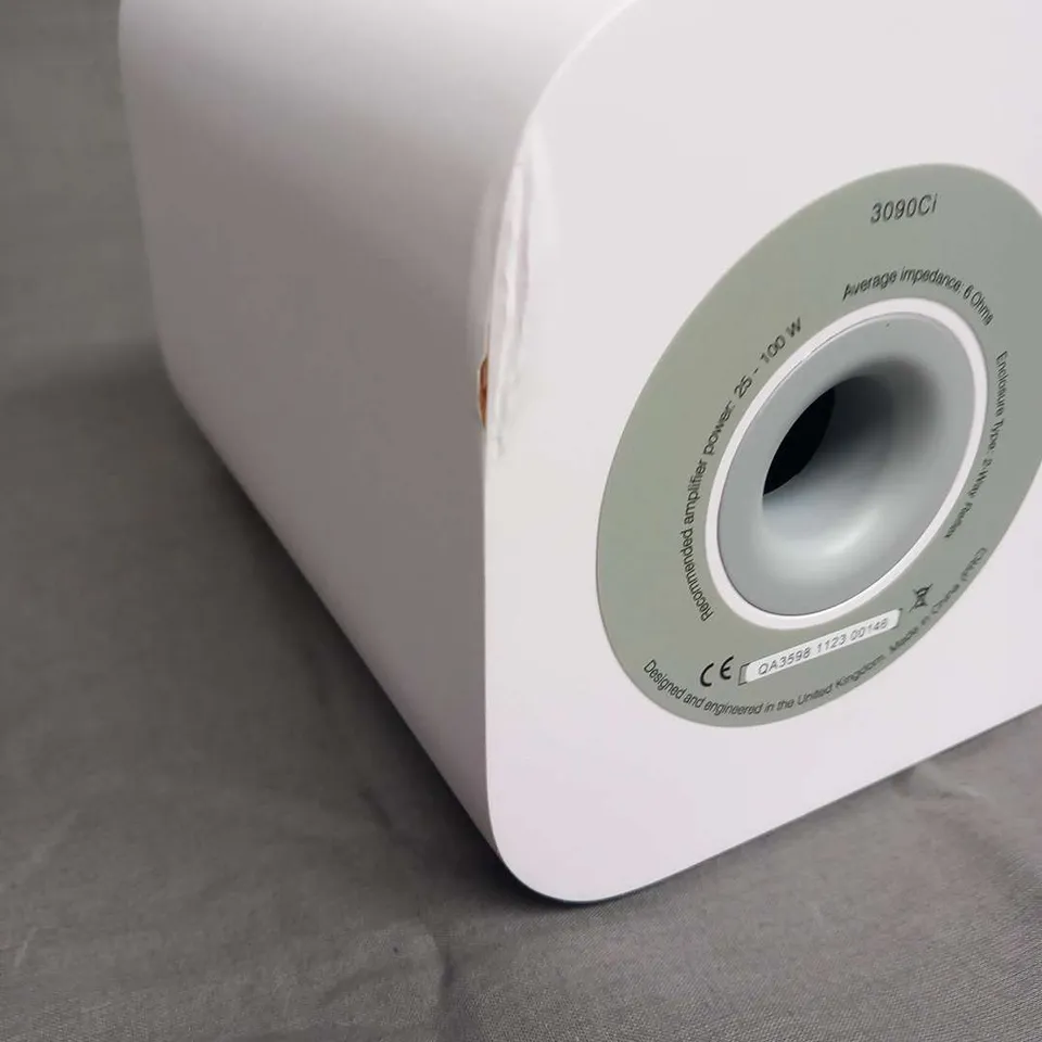 Q ACOUSTICS 3090CI WHITE SINGLE CENTRE SPEAKER FOR HOME CINEMA SETUP