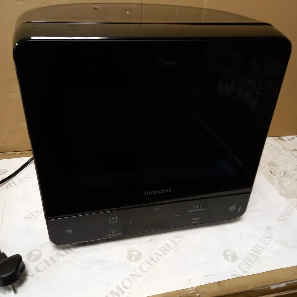 HOTPOINT CURVE MWH 1331 B MICROWAVE WITH TOUCH CONTROLS