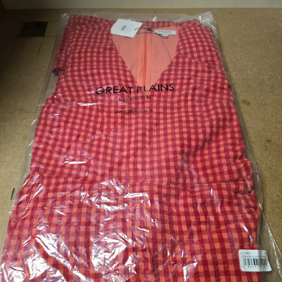 BAGGED GREAT PLAINS TUNIS CHECK V NECK DRESS IN CRIMSON/HOT CORAL - 8