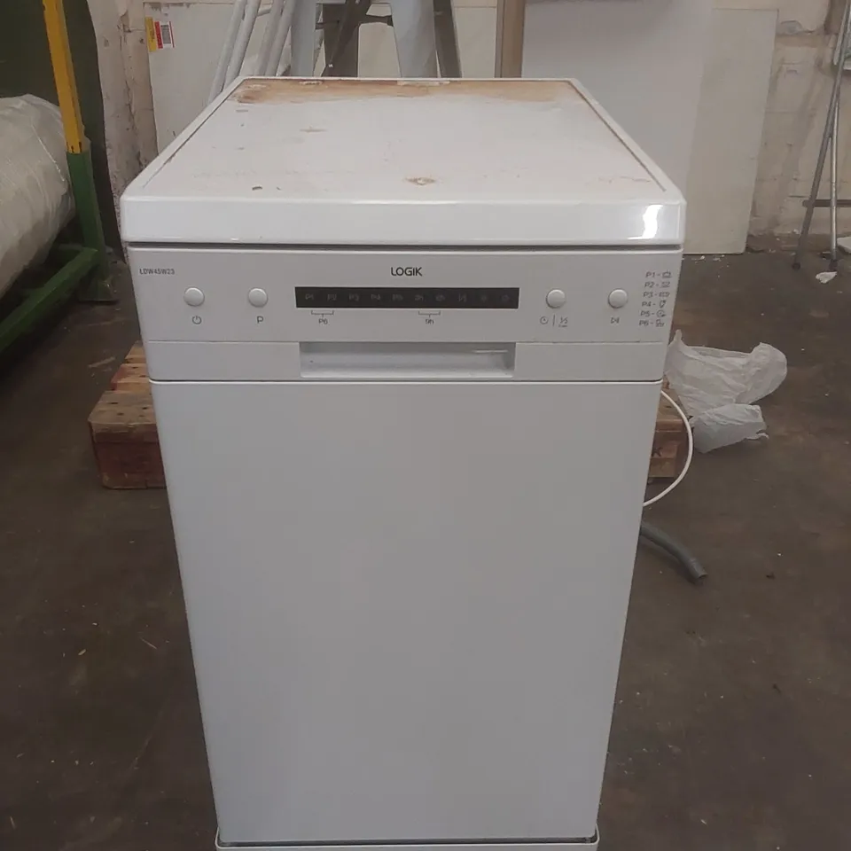 LOGIK LDW45W23 FREESTANDING SLIMLINE DISHWASHER