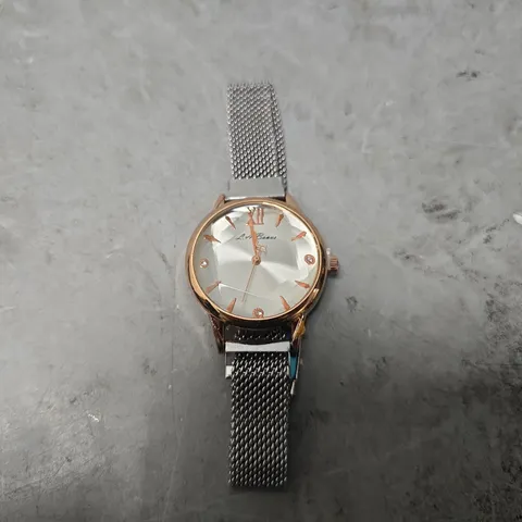 LADIES LA BANUS WATCH – 12 HOUR CLOCK - METAL STRAP WITH MAGNETIC CLASP