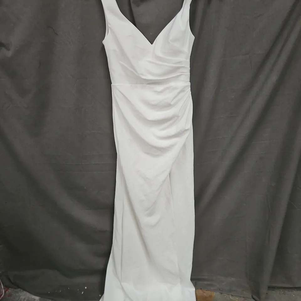EVER PRETTY BACK ZIP STRAP DRESS IN WHITE - UK 8