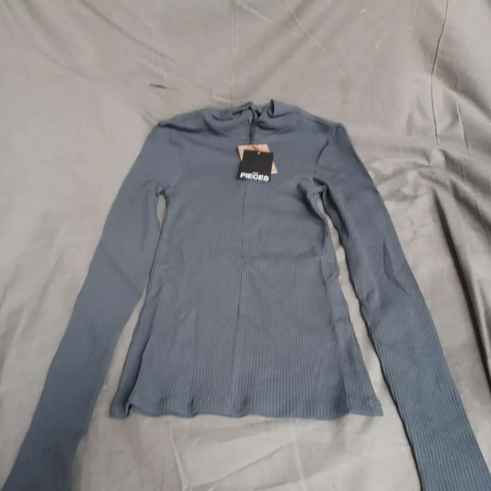 PIECES ZIP LONG SLEEVE TURTLENECK TOP IN OMBRE BLUE SIZE S