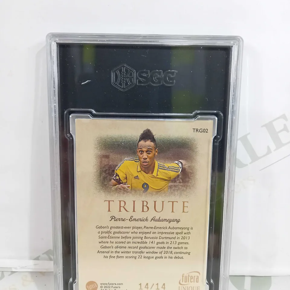 SGC 2022-23 FUTERA WORLD FOOTBALL TRG02 P. EMERICK EUBAMEYANG UNIQUE TRIBUTE 23KT GOLD FRAMED 14/14 - GRADE 8.5