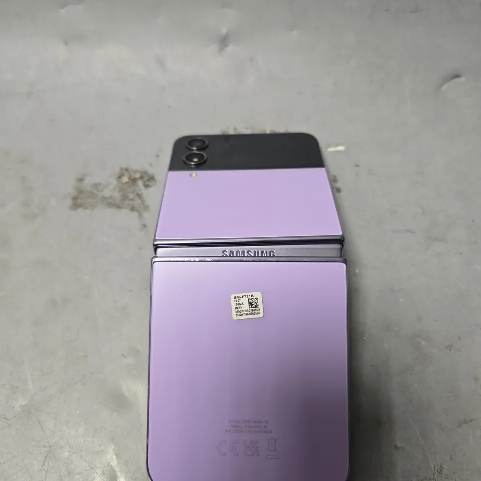 SAMSUNG GALAXY Z FLIP 4 SMARTPHONE IN PURPLE