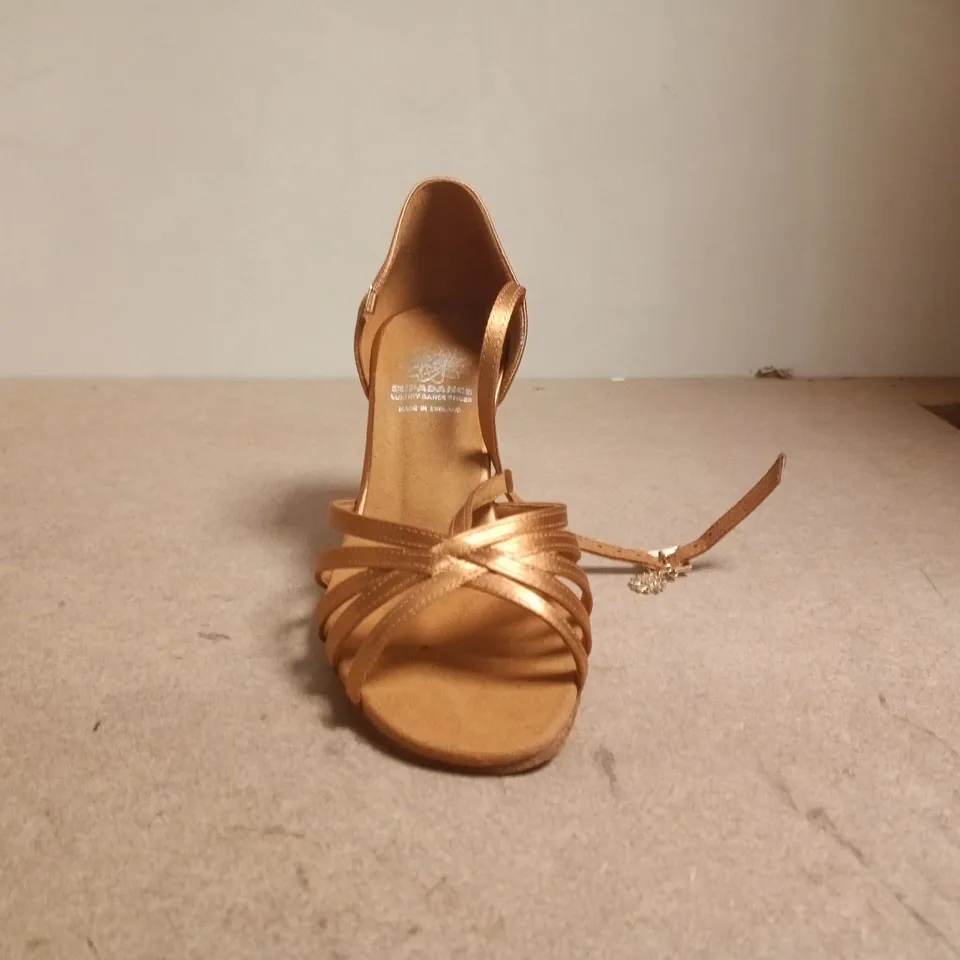 BOXED PAIR OF SUPERDANCE OPEN TOE MID HEEL SANDALS IN BRONZE SIZE 4.5