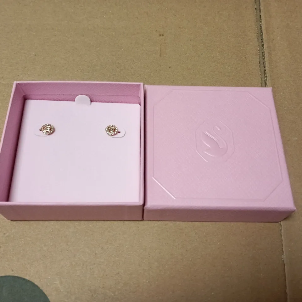 BOXED SWAROVSKI STUD EARRINGS ROSE GOLD TONE & CRYSTALS SQUARE SHAPED 