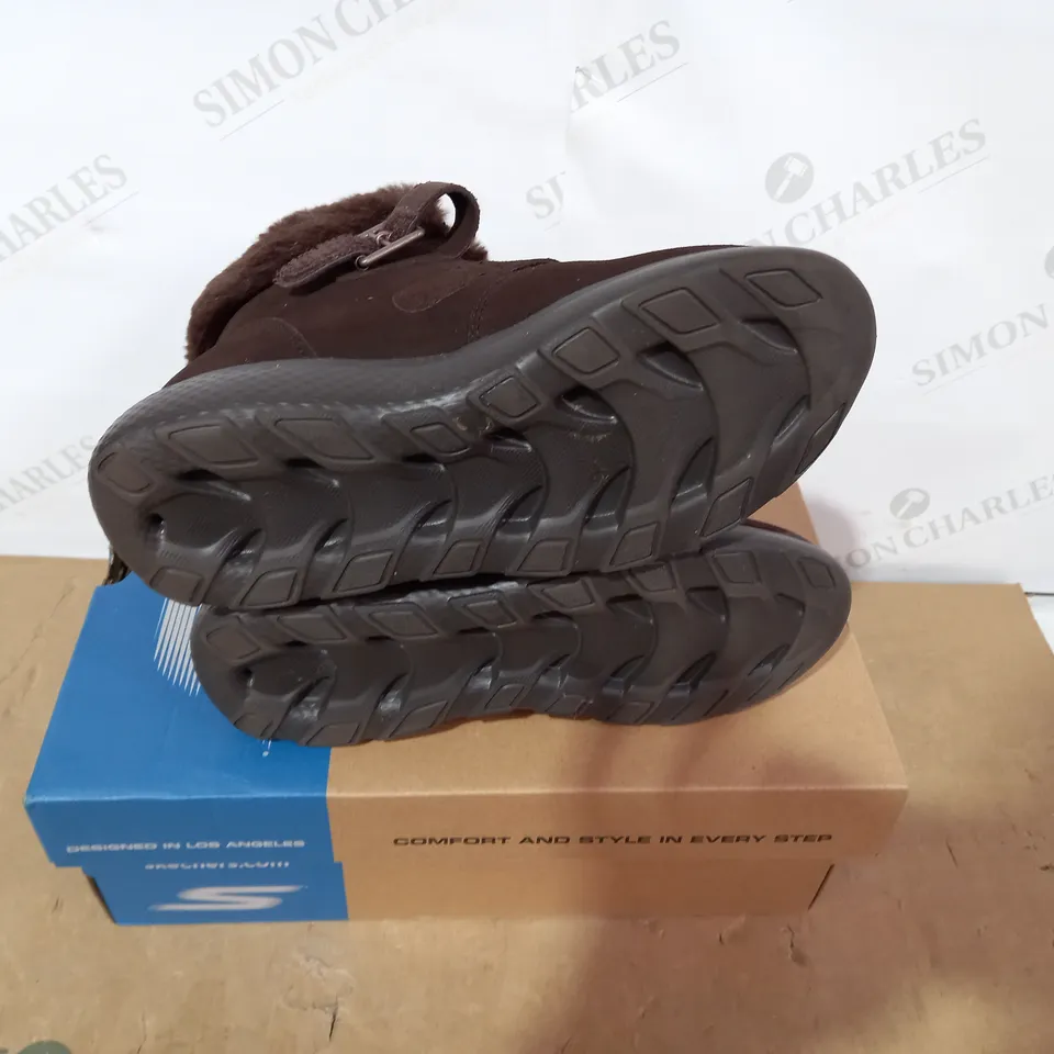 BOXED PAIR OF SKECHERS BROWN BOOTS - SIZE 4