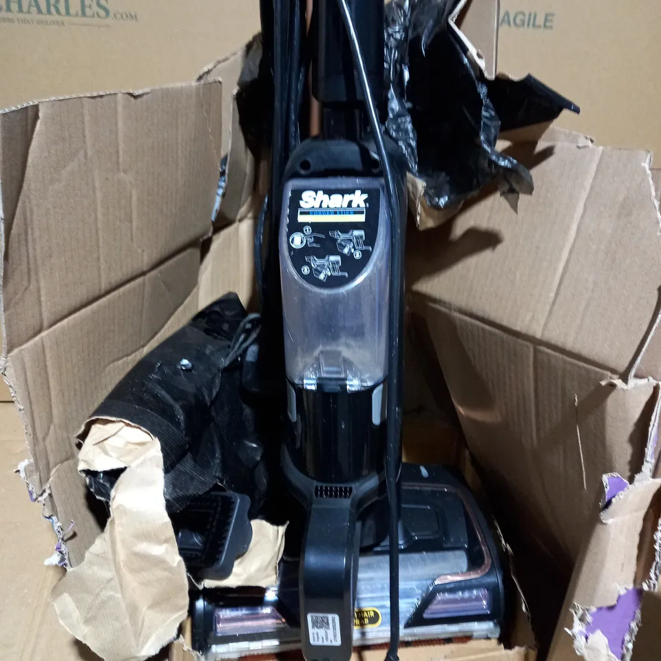 SHARK CORDED STICK VACUUM HZ500UKT