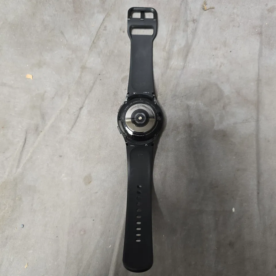 SAMSUNG GALAXY WATCH 4
