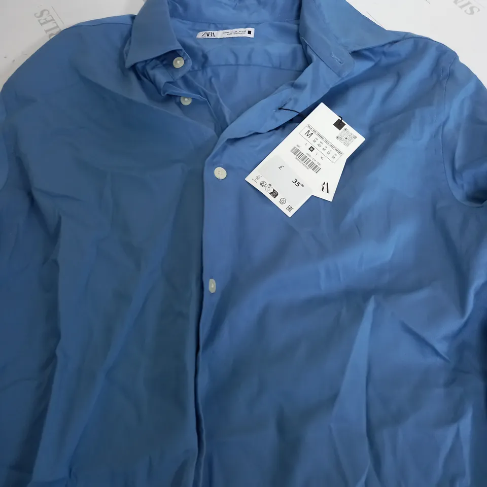 ZARA LONG SLEEVE SHIRT IN LIGHT BLUE - MEDIUM