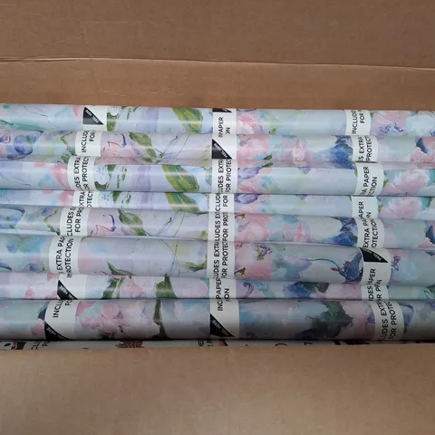 APPROXIMATELY 30 ROLLS OF ASSORTED M&S GIFT WRAP IN FLORAL & ANIMAL DESIGN 