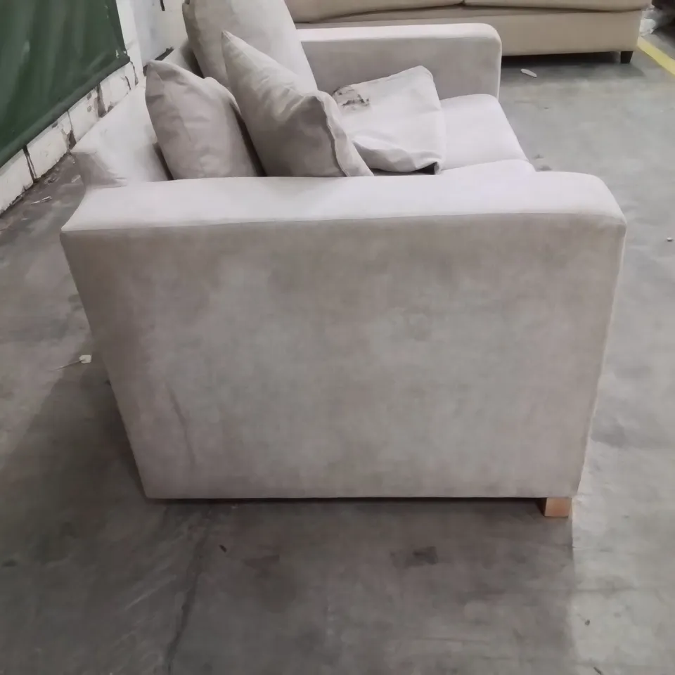 QUALITY DESIGNER 2 SEATER GREY FABRIC UPHOLSTERED SOFA (CUSHION MISSING)
