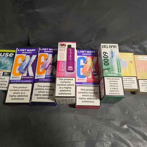 APPROXIMATELY 25 ASSORTED E-CIGARETTE & VAPING ITEMS IN VARIOUS BRANDS 
