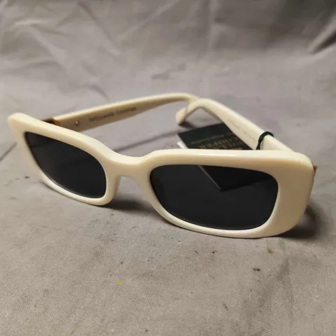 HOLLAND COOPER SUNGLASSES – WHITE FRAME WITH BLACK LENSES, BOXED WITH LEATHER CASE
