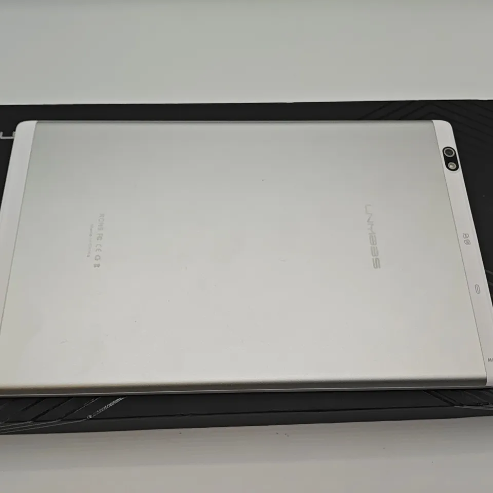 BOXED LNMBBS P40 64GB TABLET IN WHITE