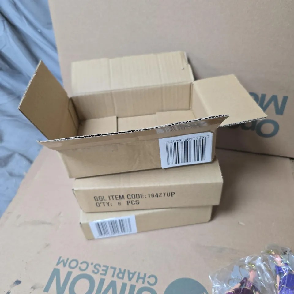 3 BOXES OF ASSORTED GISELA GRAHAM SMALL DECORATIONS 