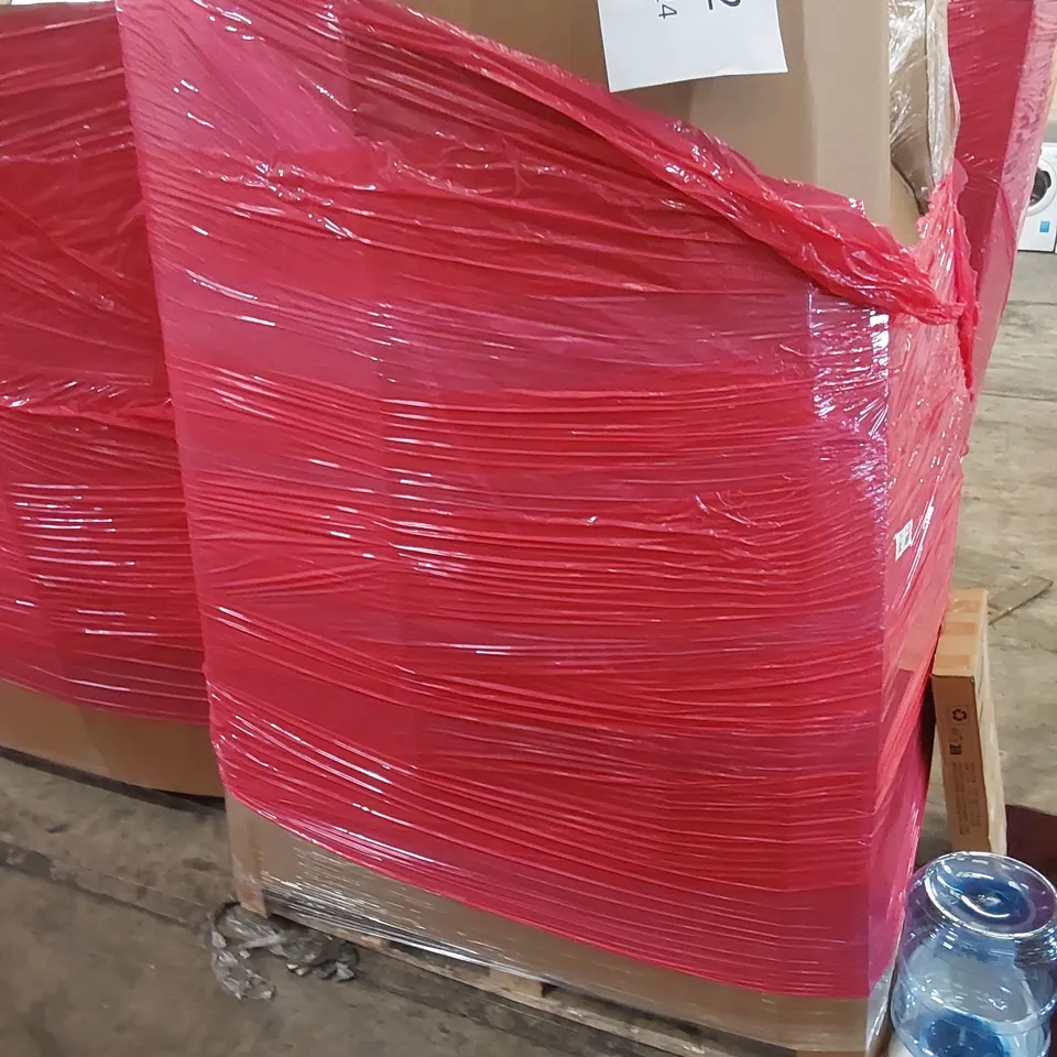 LARGE PALLET OF ASSORTED HOUSEHOLD PRODUCTS TO INCLUDE; POND FEEDER, WELCOME MATT, GRUNTEK PRIMAVERA, PET WATER DISPENSER AND STOREMIC TOILET SEAT