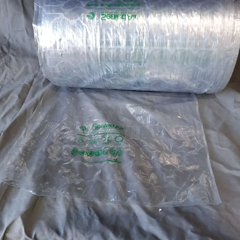 ROLL OF SEALED AIR BRAND PROTECTIVE PACKAGING NEW AIR I.B. INFLATABLE CUSHIONING KW37