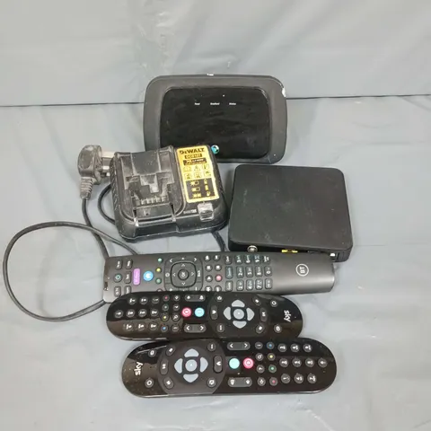 APPROXIMATELY 15 ASSORTED ELECTRICAL PRODUCTS TO INCLUDE - DEWALT BATTERY CHARGER - CABLES - REMOTES - ETC 