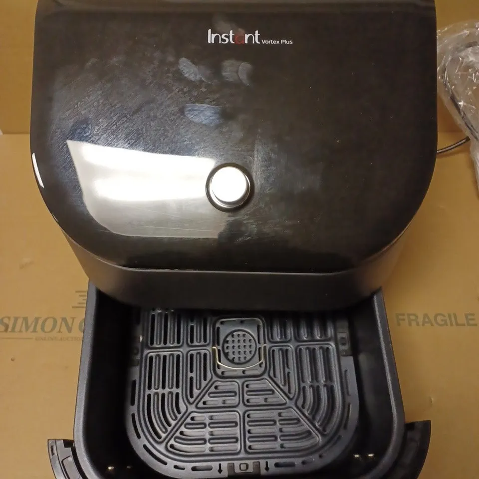 INSTANT POT VORTEX PLUS AIRFRYER