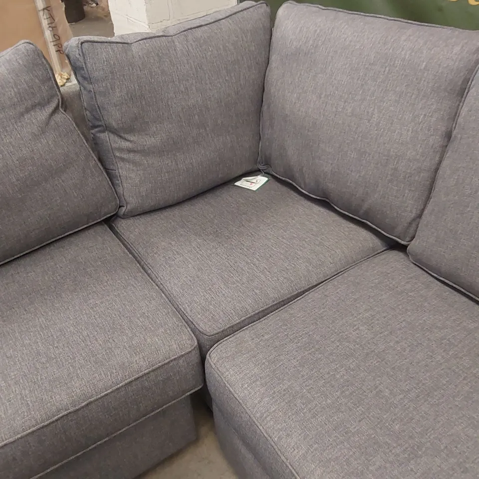 QUALITY DESIGNER LARGE GREY FABRIC UPHOLSTERED CORNER SOFA BED WITH FOOTSTOOL