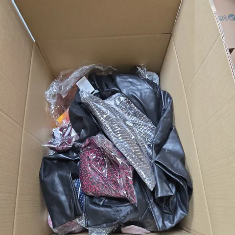 BOX OF APPROXIMATELY 20 ITEMS OF CLOTHING IN VARIOUS STYLES , SIZES AND COLOURS