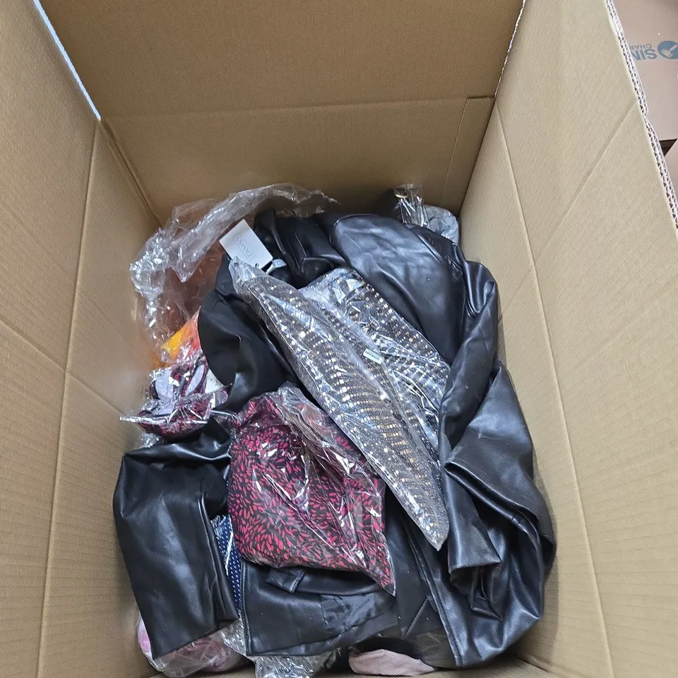 BOX OF APPROXIMATELY 20 ITEMS OF CLOTHING IN VARIOUS STYLES , SIZES AND COLOURS
