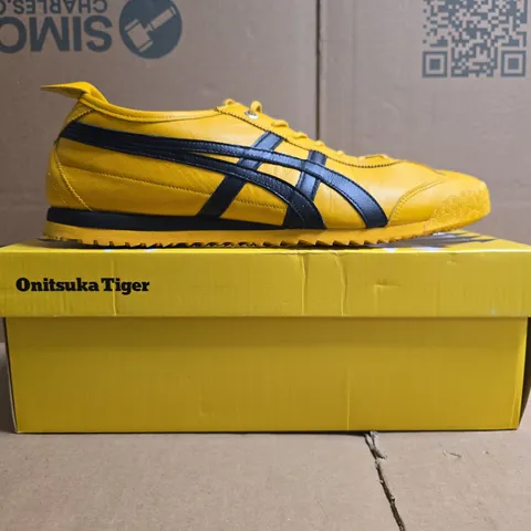 BOXED PAIR OF ONITSUKA TIGER MEXICO 66 SD TRAINERS IN YELLOW/BLACK SIZE UK 10.5