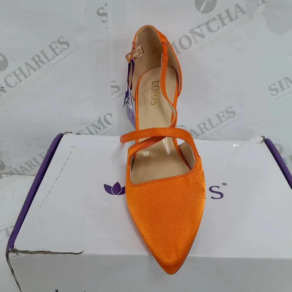 BOXED PAIR OF LOTUS PINTED TOE HEELS IN ORANGE SATIN - UK 5