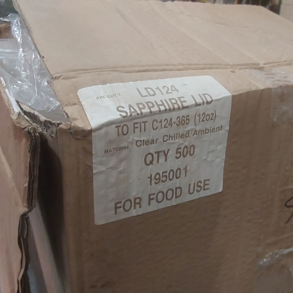 BOX CONTAINING APPROXIMATELY 500x CLEAR FOOD TUB LIDS - LIDS ONLY