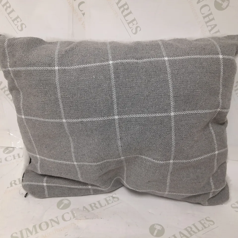 SMALL FAUX FUR CUSHION