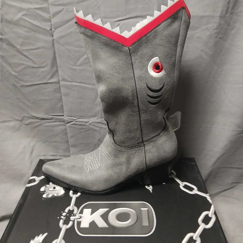 KOI GREY SUEDE SHARK DOO-DOO BOOTS – UK SIZE 3