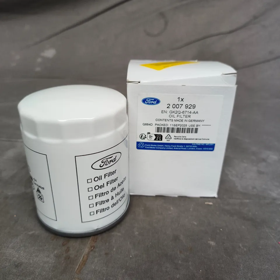BOXED FORD OIL FILTER 2 007 929 